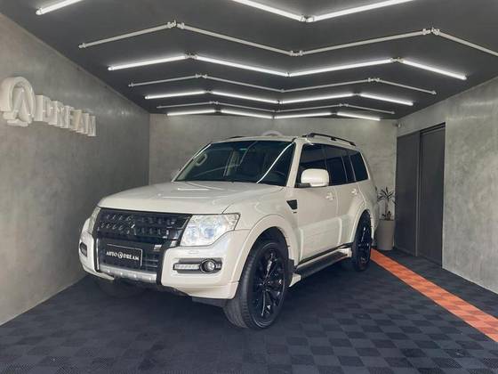 MITSUBISHI PAJERO FULL 3.2 HPE 4X4 16V TURBO INTERCOOLER DIESEL 4P AUTOMÁTICO MITSUBISHI PAJERO FULL 3.2 HPE 4X4 16V TURBO INTERCOOLER DIESEL 4P AUTOMÁTICO